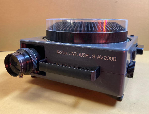 Kodak S-AV 2000 carousel projector