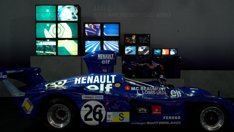 Image of An ambitious CRT TV Wall with 51 synchronised CRT monitors