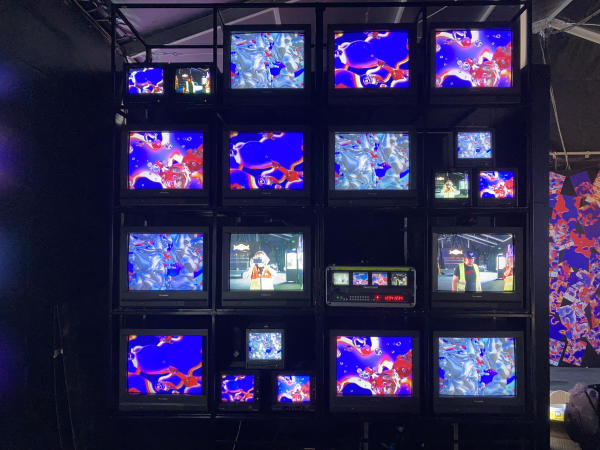 Mix and match CRT video wall