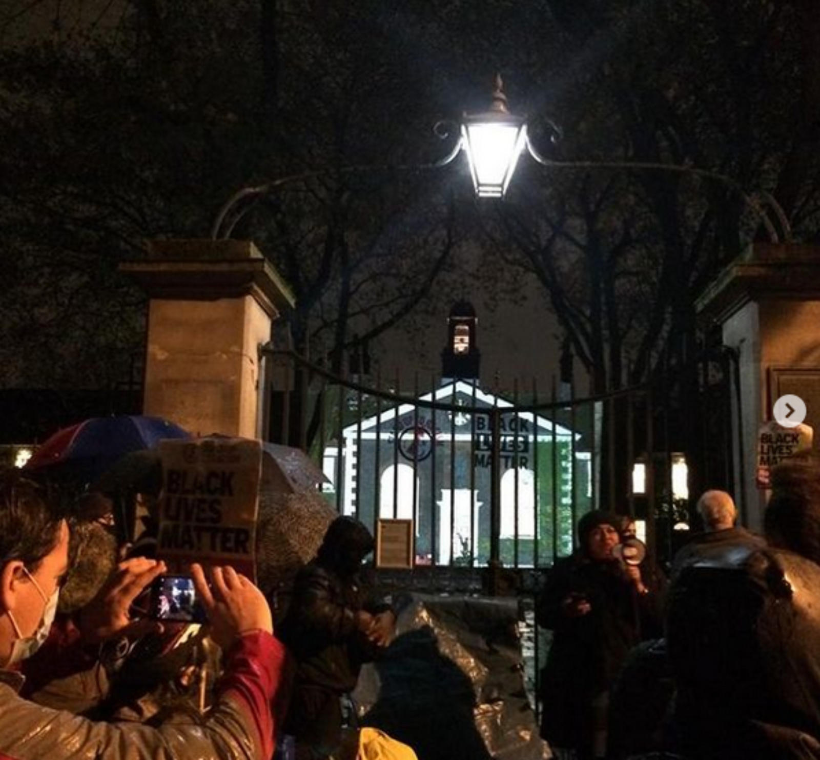 Outdoor building projection Insight Lighting Ltd - London - SUTR